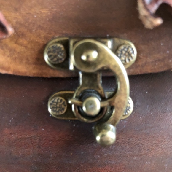 Earthly Handmade Leather Purse - Picture 5 of 6